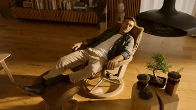 stressless mayfair recliner and stool